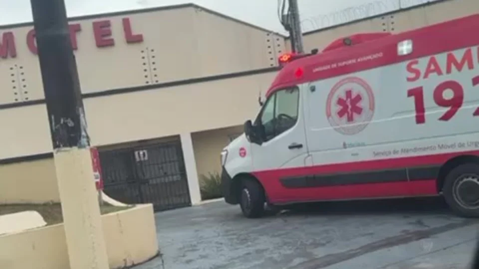 VÍDEO: homem passa mal e morre em motel de Manaus