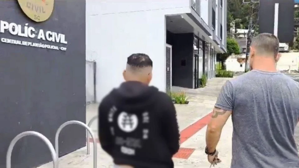 Treinador de Jiu-Jitsu condenado por pedofilia no AM é preso em Santa Catarina