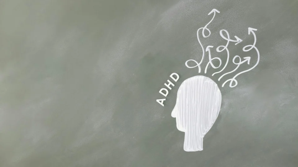 Como saber se você tem TDAH? Entenda os sinais do transtorno em adultos e crianças