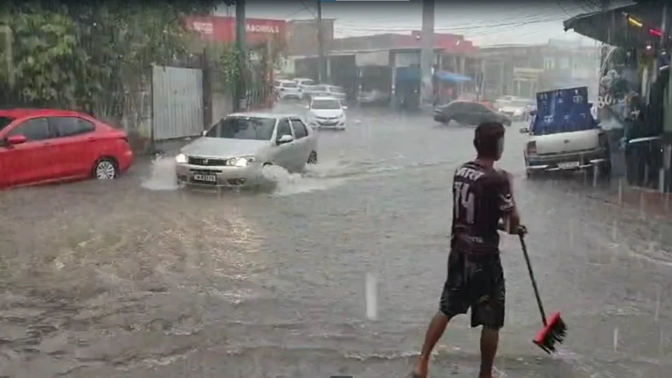 Inmet emite alerta de chuvas intensas para 17 estados e DF nesta quinta (12)