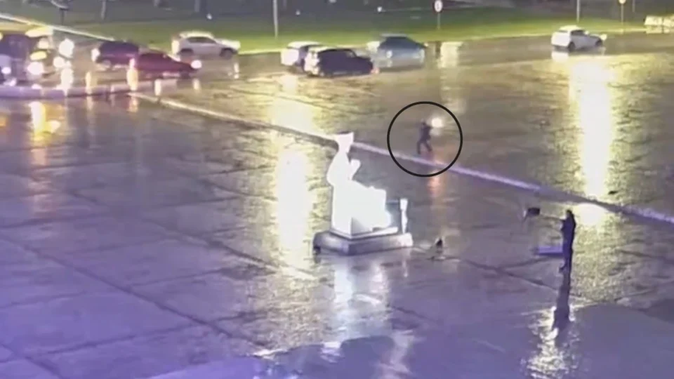 Vídeo mostra momento em que homem explode ‘bomba’ em Brasília