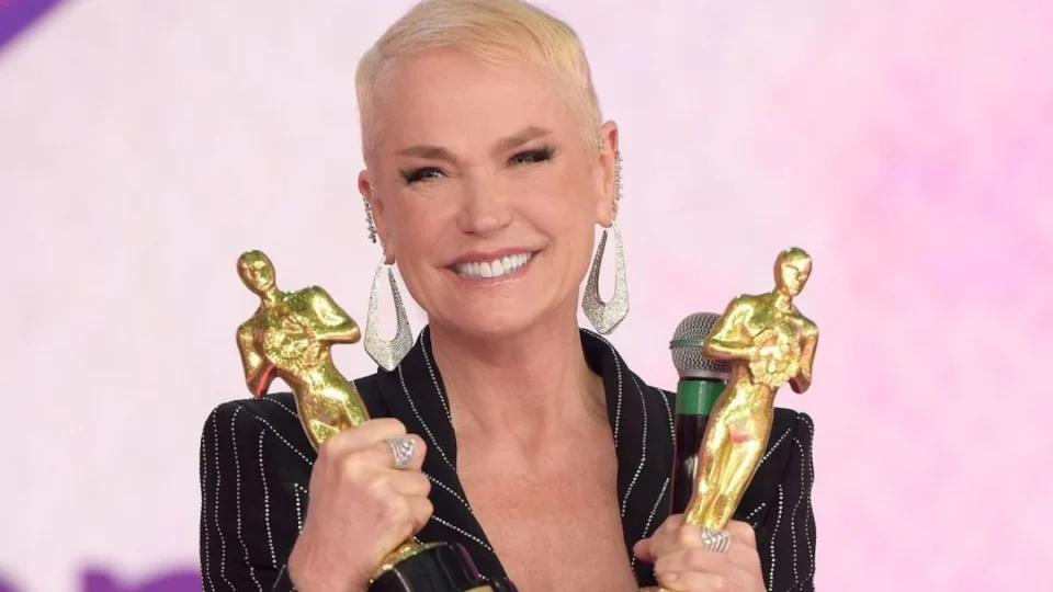 Xuxa volta ao SBT para receber Troféus Imprensa com 32 anos de atraso no Teleton 2024
