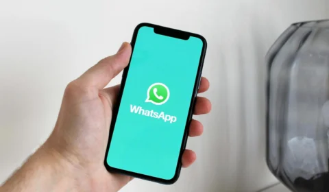 WhatsApp vai mostrar quando alguém tirar print de conversas com novo risco azul