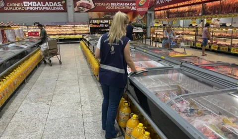 Mais de 200 quilos de alimentos são apreendidos durante operação ‘Natal com Saúde’ em Manaus