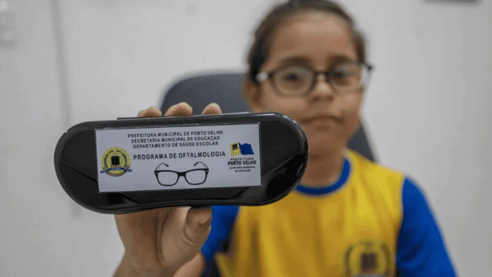 Alunos da rede municipal recebem óculos de grau em Porto Velho; confira