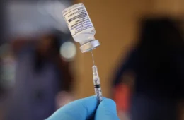 Governo do Acre pede que grupos prioritários se vacinem contra Covid-19; veja quem tem direito