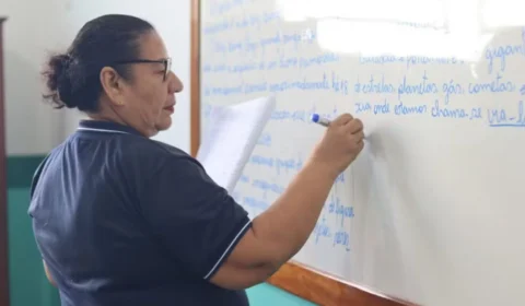 Itacoatiara abre processo seletivo com mais de 100 vagas para professores; confira