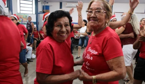 Idosos celebram ação de Natal da Prefeitura de Manaus na Casa Cidadão