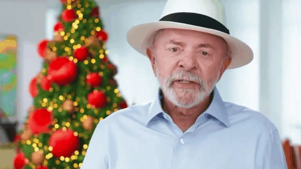 Lula faz pronunciamento de Natal desejando união e prosperidade