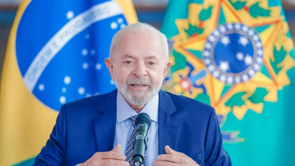 Lula comemora avanço do PIB e reforça compromisso do governo em criar ‘mais emprego e renda’