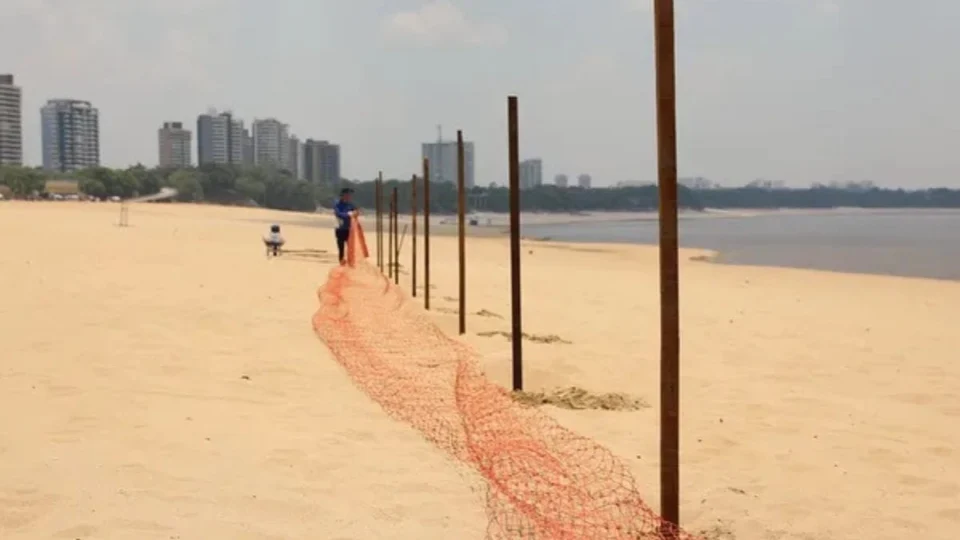 Praia da Ponta Negra não será liberada para banho até o Réveillon em Manaus