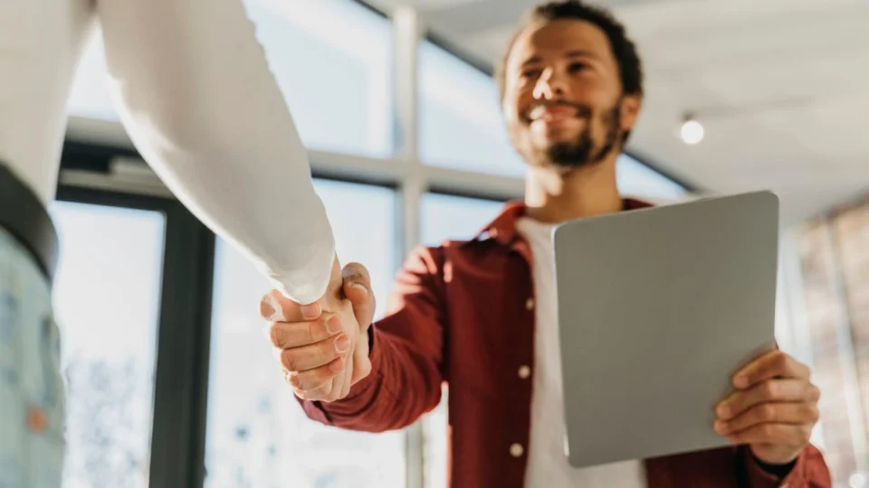 Rondônia se destaca na abertura de novas empresas em 2024