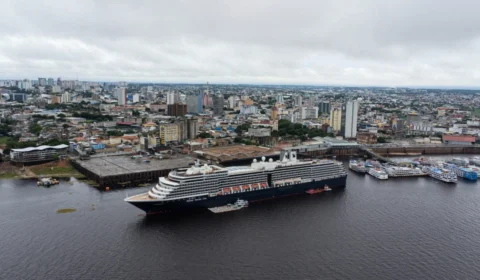 Seca impede o pouso de aviões com turistas que iriam fazer cruzeiro a partir de Manaus