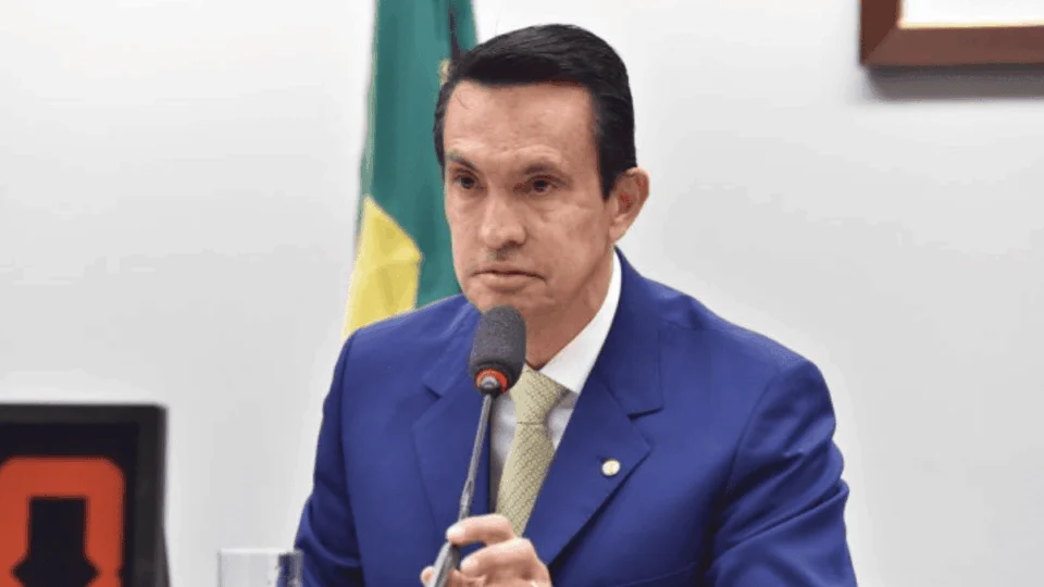 Deputado pede a Lula intervenção das Forças Armadas no Amazonas