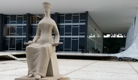 STF rejeita recurso de Bolsonaro pra tirar Moraes do inquérito do golpe