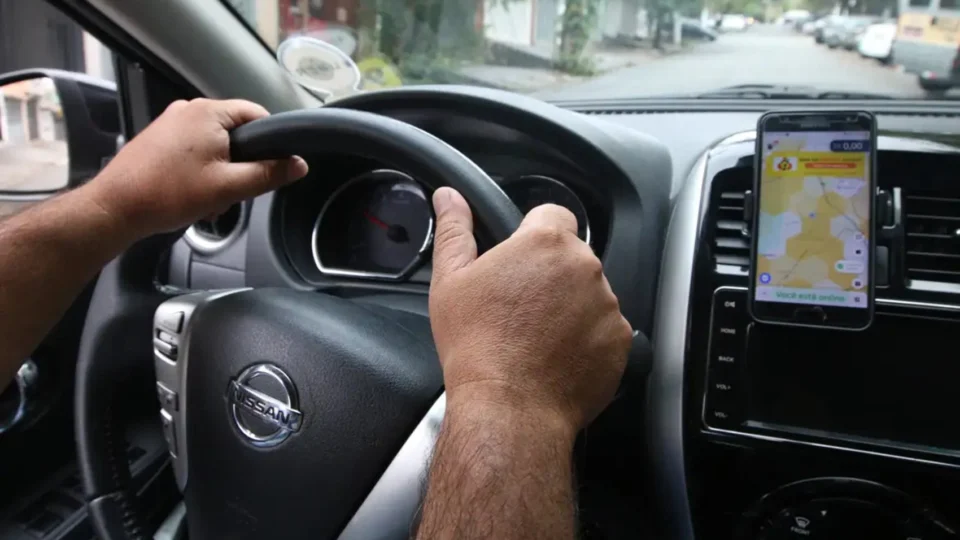 ‘Uberização’: STF debate vínculo entre motoristas e plataformas em audiência pública