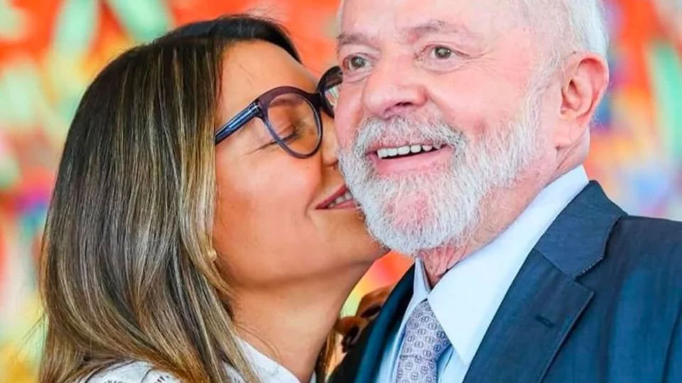 Janja comemora sucesso de procedimento de Lula: ‘em breve estaremos em casa’