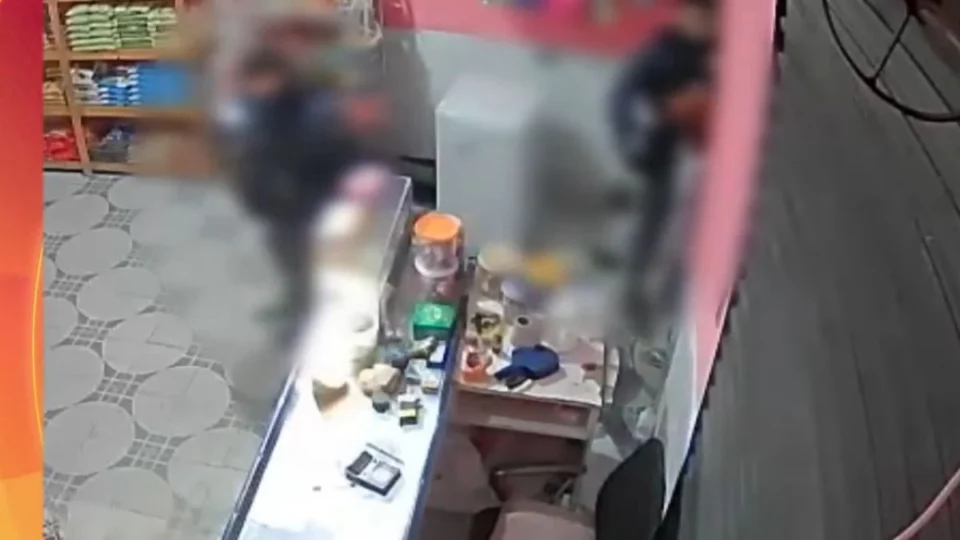 Comerciante denuncia abuso de PMs durante abordagem em Manaus; polícia diz que homem estava com drogas