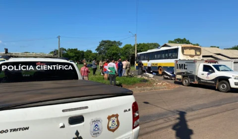 Adolescentes de 15 e 18 anos morrem em colisão entre moto e ônibus escolar em Luzimangues