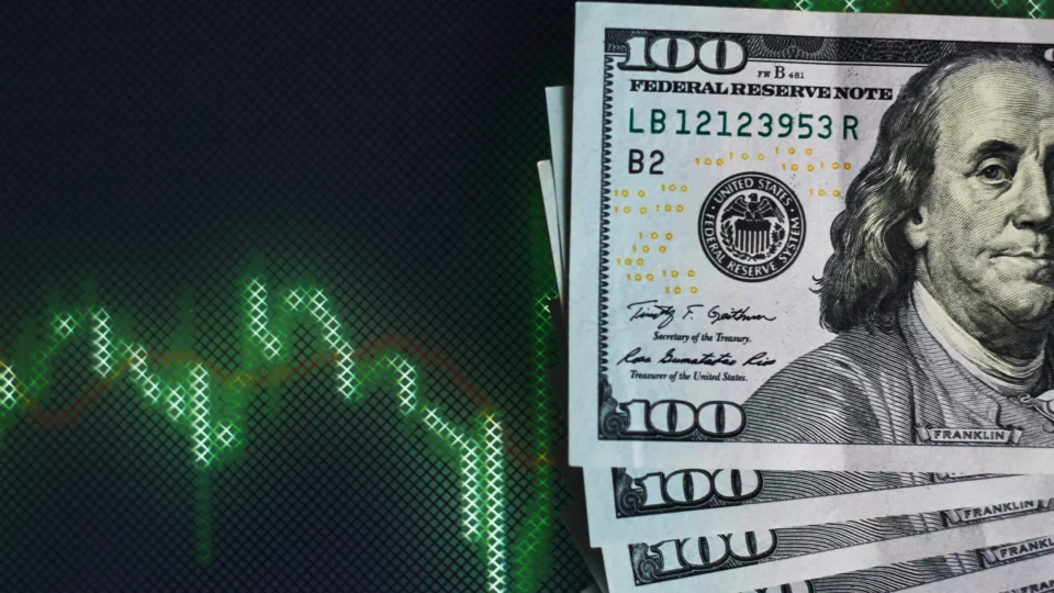 Dólar hoje: com alta contínua, BC anuncia leilão de US$ 3 bi para controlar economia