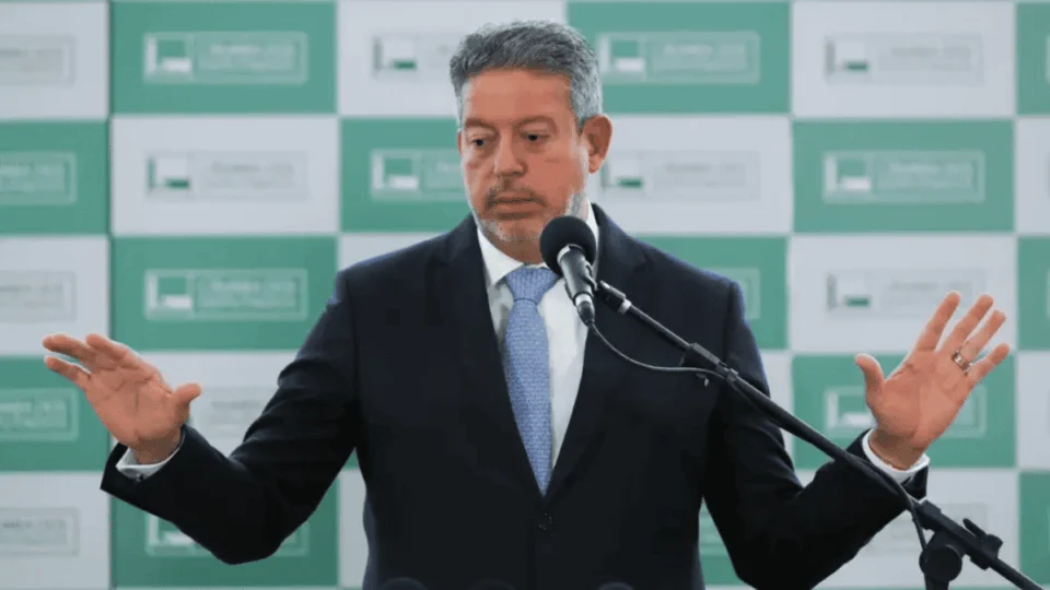 Lira acelera votações para finalizar pautas até dezembro