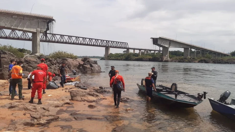 Prefeitura de Estreito declara emergência após queda de ponte no Rio Tocantins