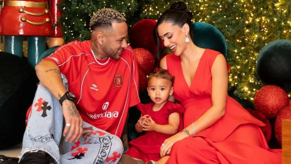 Neymar e Bruna Biancardi anunciam gravidez em chá de revelação durante Natal