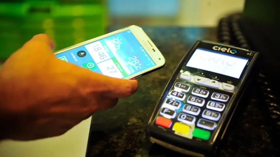 Como economizar dinheiro? Veja 4 maneiras de fazer isso no dia a dia