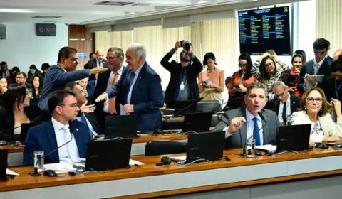 Pedido de vista adia votação da PEC das Praias