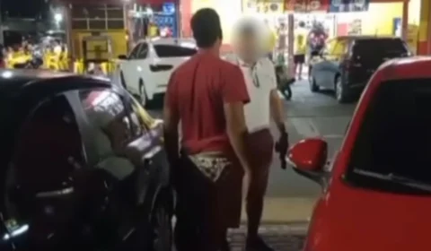 Policial militar aponta arma para homem durante discussão em Boa Vista; veja vídeo