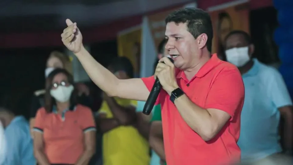 Ex-prefeito de Rorainópolis é multado por omissão de contas no programa de transporte escolar