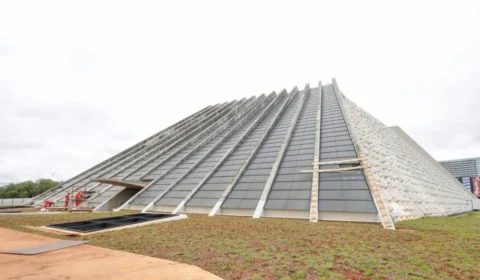 Teatro Nacional de Brasília: Sala Martins Pena reabre com programação diversificada