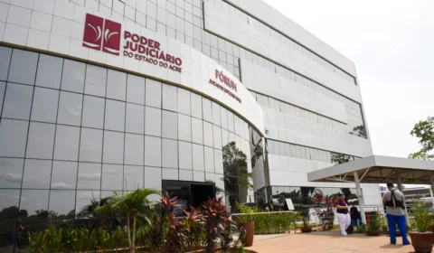 TJAC concede prêmio de R$ 5.900 a servidores por Selo Ouro do CNJ; veja quem tem direito