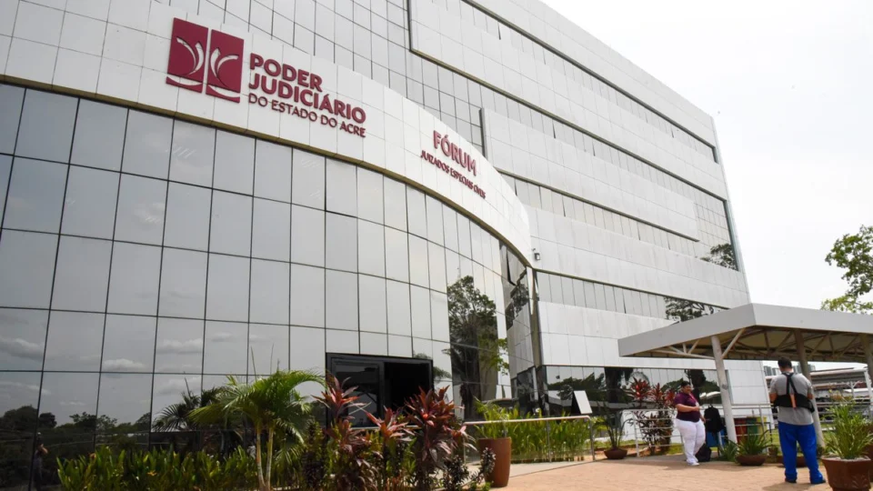 TJAC concede prêmio de R$ 5.900 a servidores por Selo Ouro do CNJ; veja quem tem direito