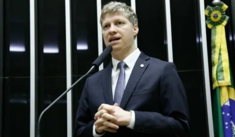 ‘Absurdo e inconstitucional’, diz Van Hattem sobre inquérito da PF