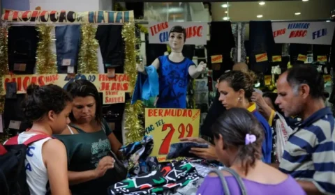 Impostos mais altos impulsionam varejo local e reduzem importados