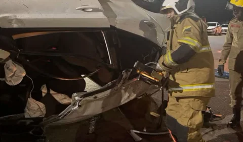 Duas mulheres ficam feridas após carro capotar na BR-364, em Rio Branco