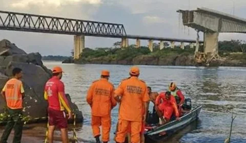Corpo da 13ª vítima da queda da ponte JK é resgatado