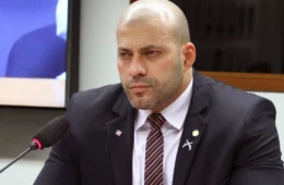 PF apreende arma de fogo de Daniel Silveira