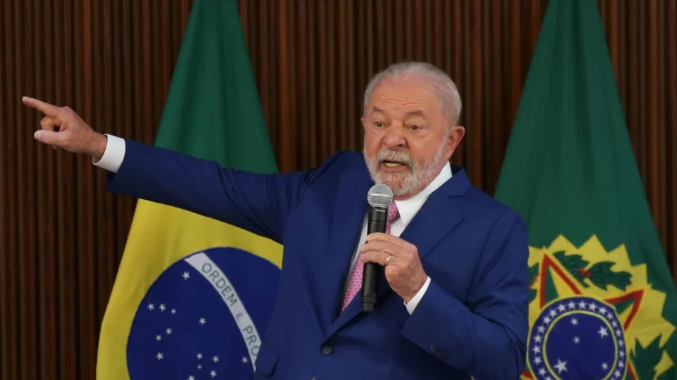 Lula exonera 10 ministros para eleições do Congresso; veja quem são 