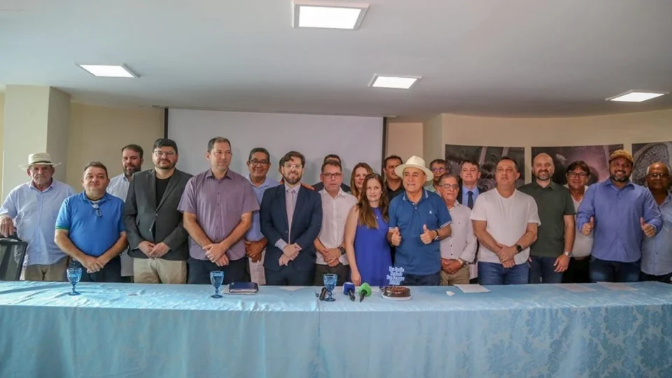 Justiça suspende aumento salarial de 90% para secretários municipais de Rio Branco; saiba mais