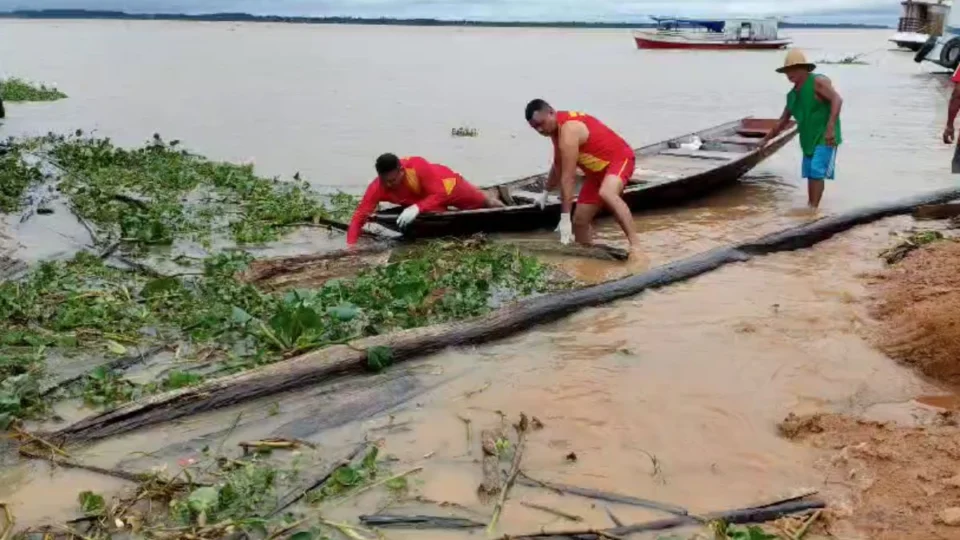 Corpo de homem é encontrado boiando no rio Solimões em Manacapuru
