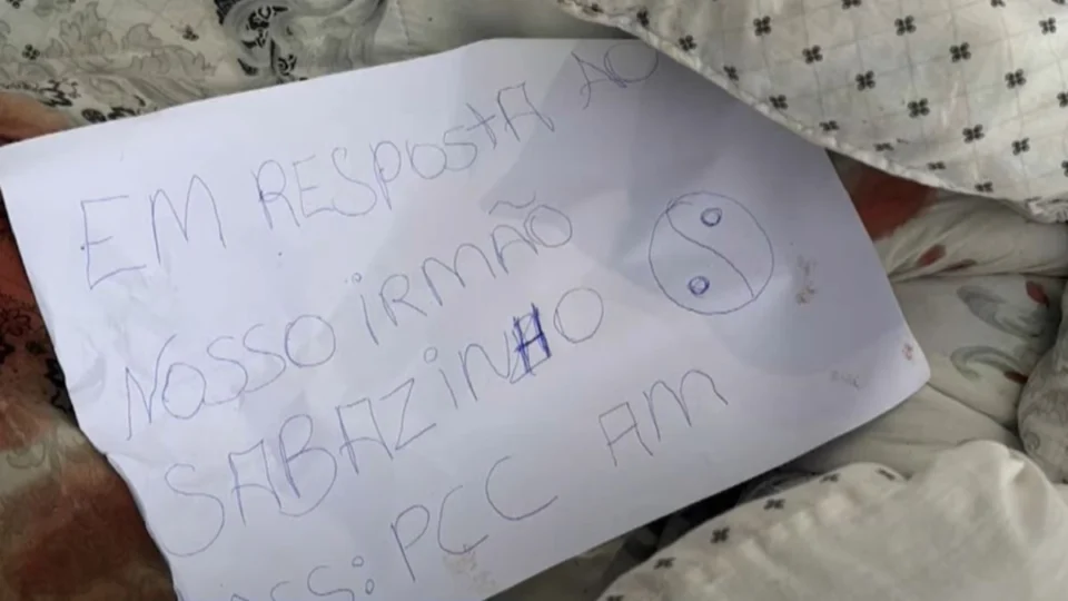 Corpo esquartejado é encontrado com bilhete de facção criminosa na zona Norte de Manaus