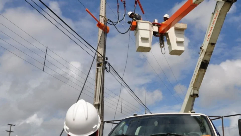 Doze bairros de Manaus devem ficar sem energia hoje (17/1); confira lista