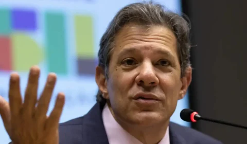 Queda do dólar deve afetar preço dos alimentos, diz Haddad