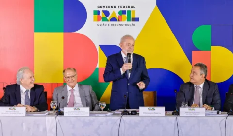 Lula define a prioridade do governo em 2025: ‘reconstrução, união e comida barata’