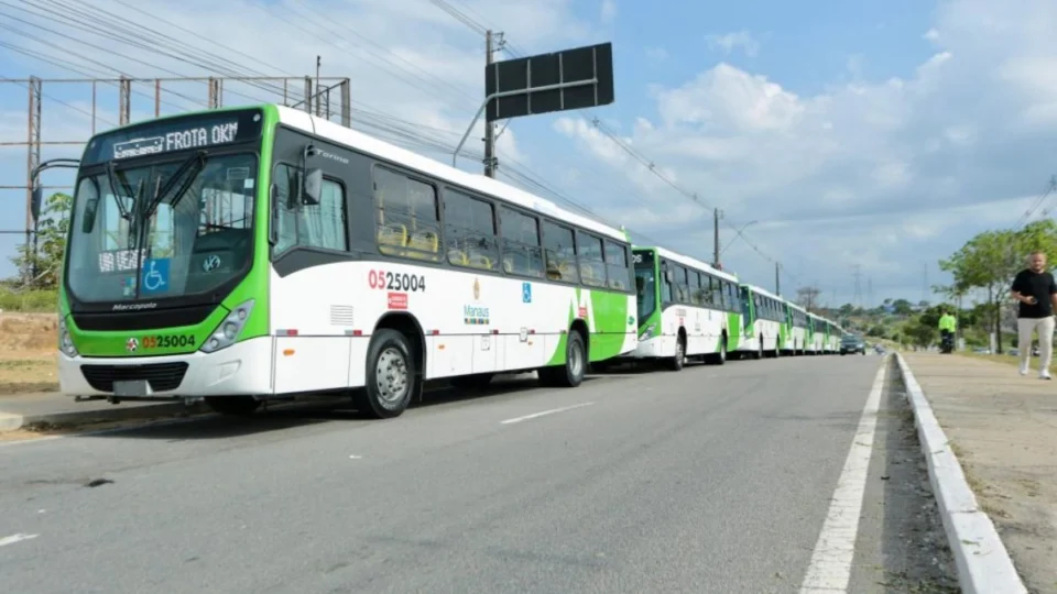 Manaus recebe 20 novos ônibus e reforça investimentos no transporte coletivo