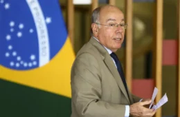 Lula se reúne com Mauro Vieira para discutir crise de deportação de brasileiros dos EUA