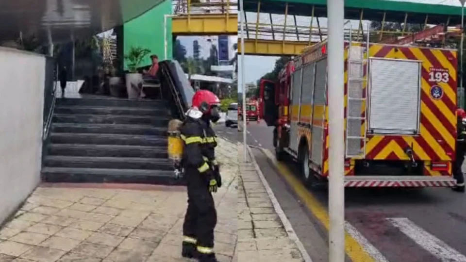 Princípio de incêndio atinge loja de shopping em Manaus; veja vídeo