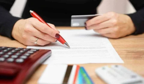 Quais são as consequências de atrasar o pagamento da fatura? Confira